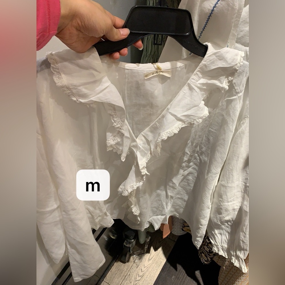 Doen white shirt. Brand new with tag. Size M. Original pice $258